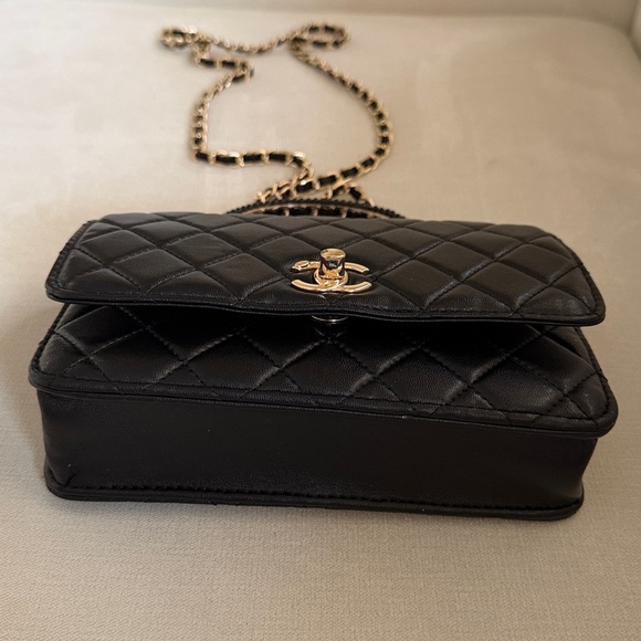 No Name WOC cute leather wallet on a chain with handle 2025 - Picture 14 of 16